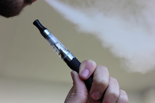 pára z e cigarety