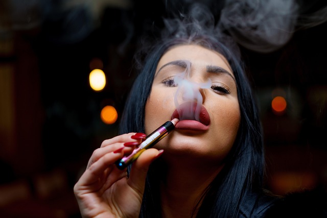 pára z e cigarety